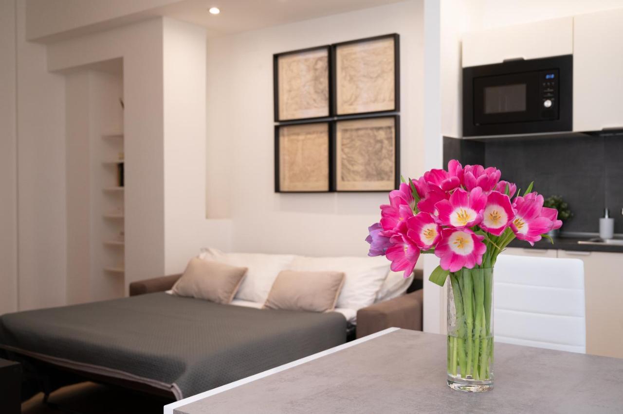 Residenza Lualdi Apartment Rome Bagian luar foto