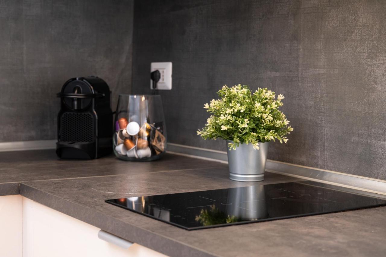 Residenza Lualdi Apartment Rome Bagian luar foto
